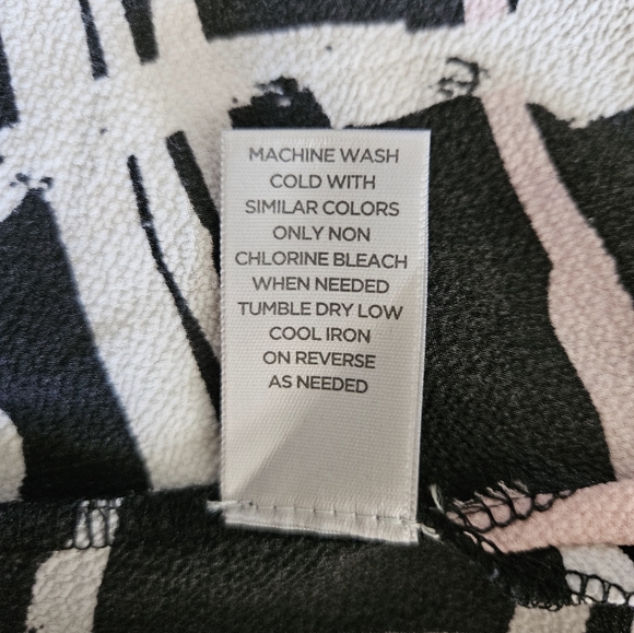 Avenue Women's Plaid Blouse Size 3X - Picture 7 of 14